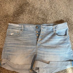 American Eagle Multi-Button Shorts